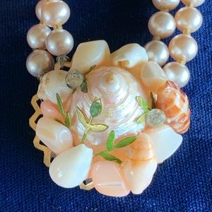 Vintage Astraea Turbanicum Pearlescent Shell Choker